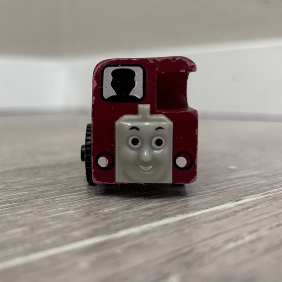 Wooden Bertie - Picture 3 of 8